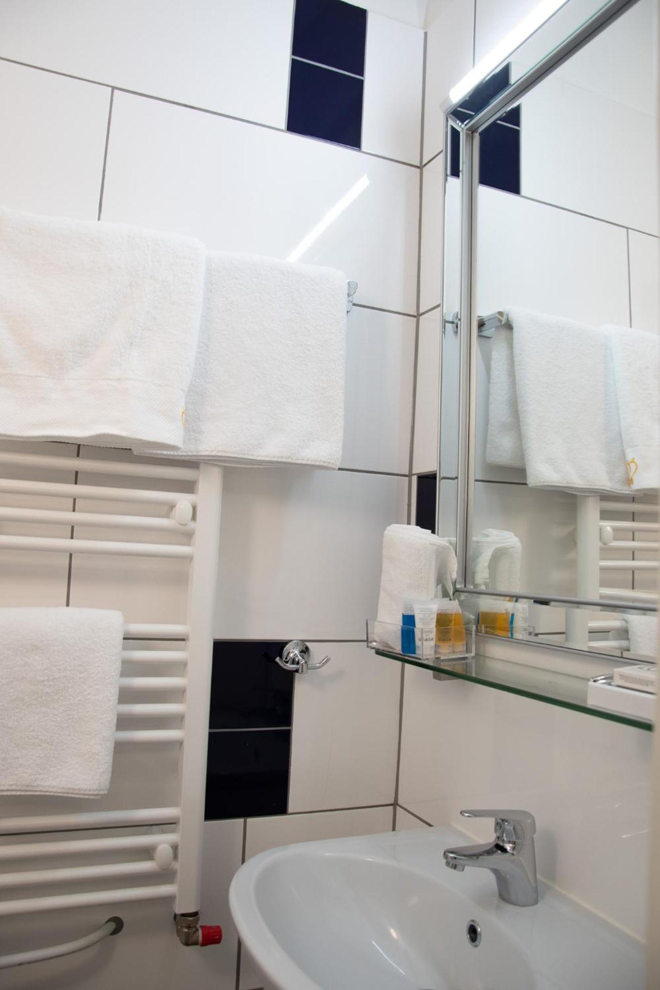 Guest Rooms Diamant Biel/Bienne Buitenkant foto